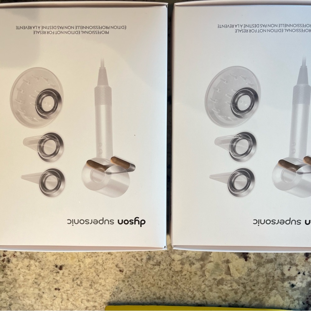 Dyson Attachment Set - White and Silver